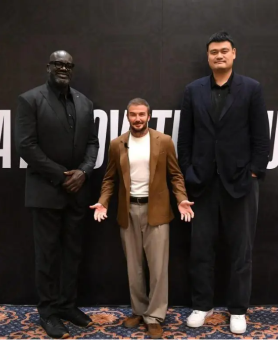 NBA中国赛现场：阿里“三巨头”罕见同框，门票炒至5倍，VIP票遇冷