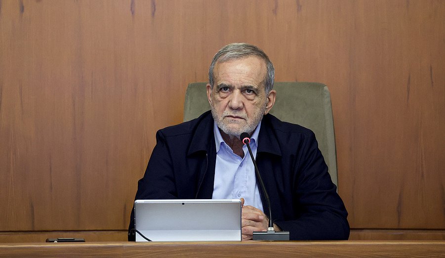 伊朗总统:有义务完全遵从最高领袖指示